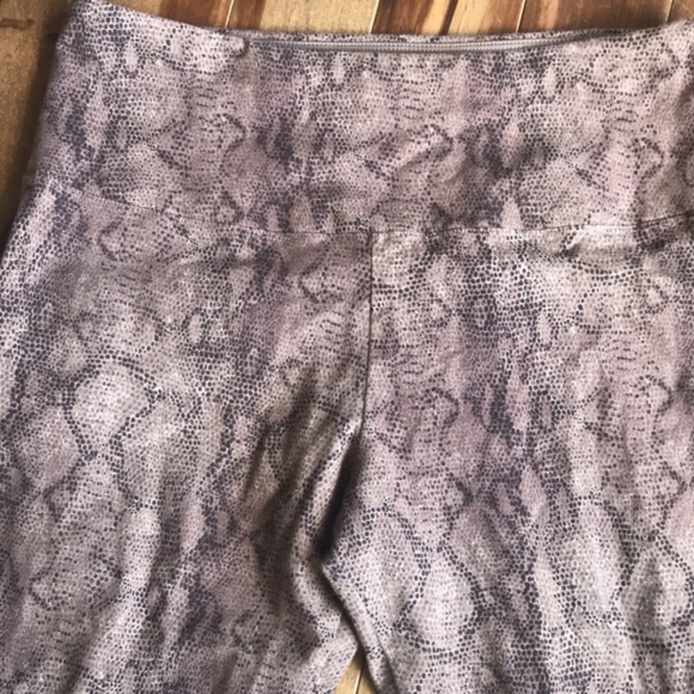 Suave Python Print Revolutionary Tummy Control Le… - image 2